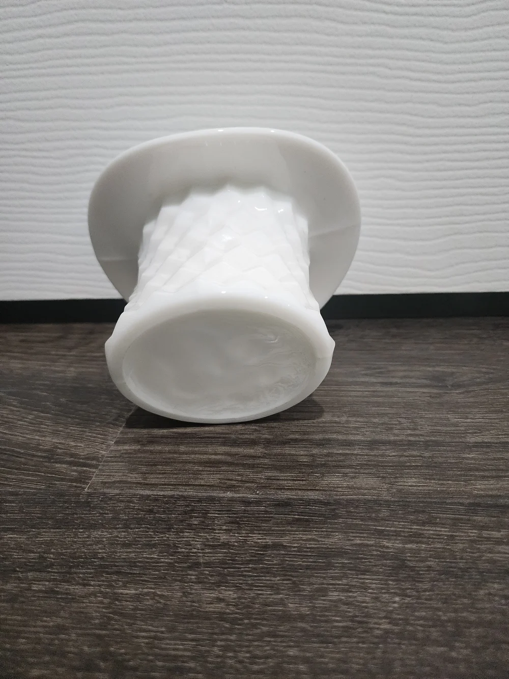 White Textured Ceramic Hat-Shaped Vase